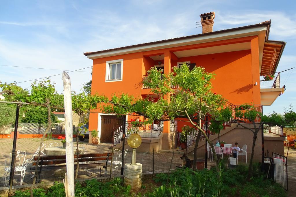 Apartment Parenzana Bibali 65 A 52460-Buje Exterior photo