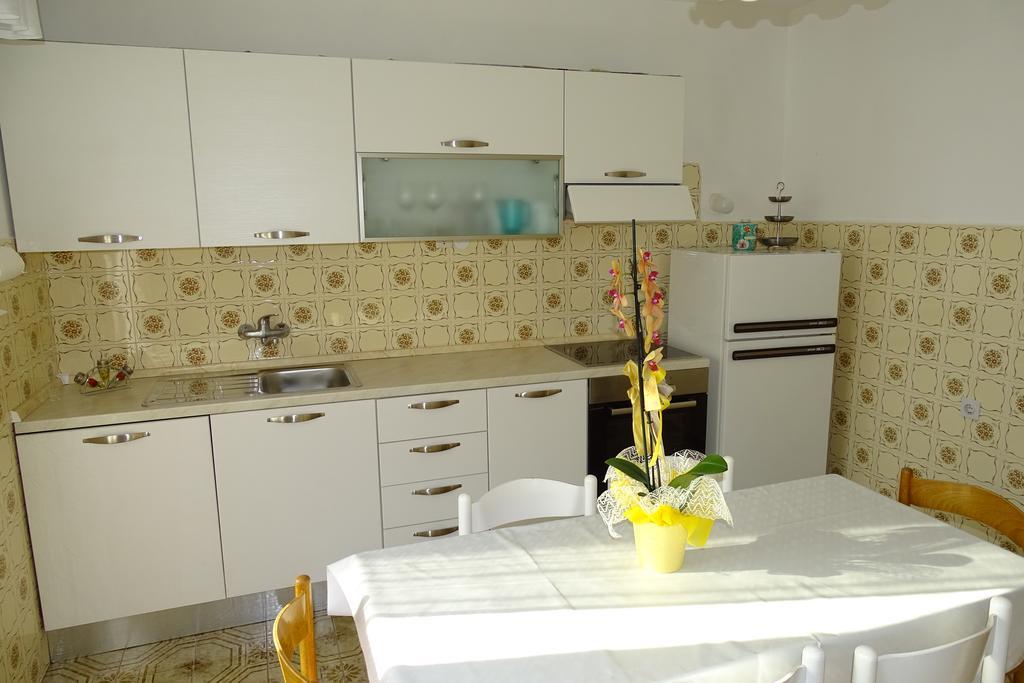 Apartment Parenzana Bibali 65 A 52460-Buje Exterior photo